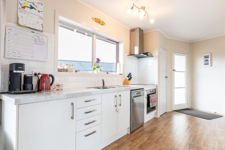 Photo of property in 15 Poaka Avenue, Dinsdale, Hamilton, 3204