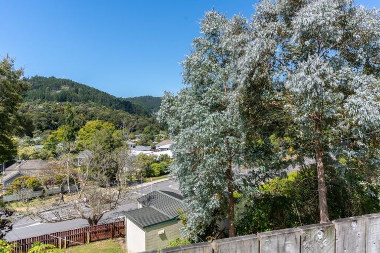 Photo of property in 20 Pinehaven Road, Pinehaven, Upper Hutt, 5019