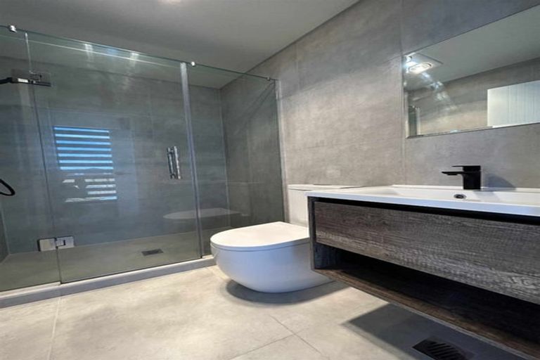 Photo of property in 12a Sea Spray Drive, Bucklands Beach, Auckland, 2012