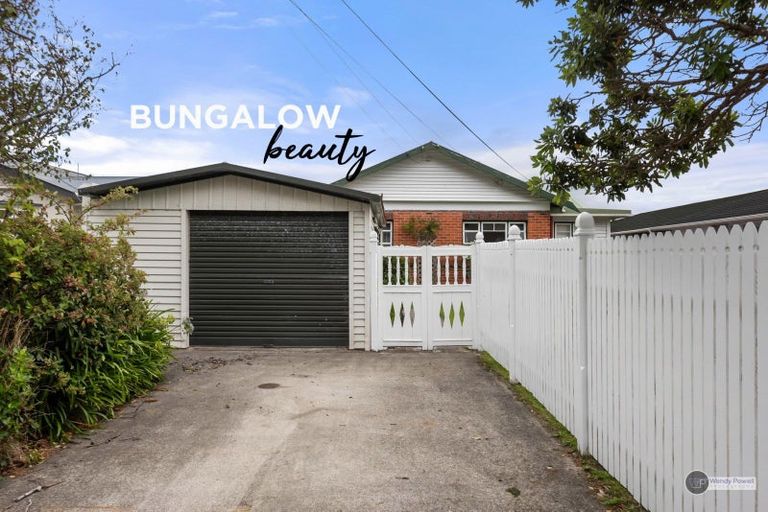 Photo of property in 17 Collingwood Street, Waterloo, Lower Hutt, 5011