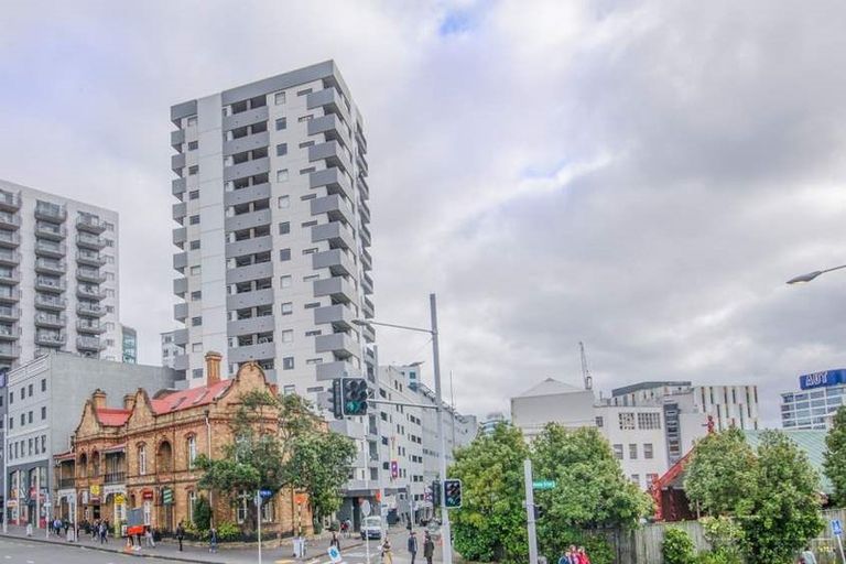 Photo of property in St Paul Apartments, 2e/4 Saint Paul Street, Auckland Central, Auckland, 1010