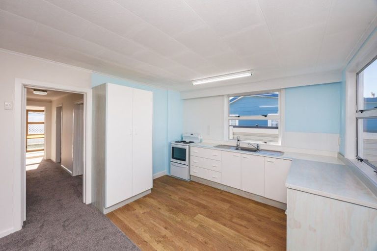 Photo of property in 1 Warren Street, Foxton Beach, Foxton, 4815