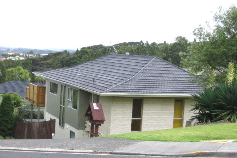 Photo of property in 15a Island Bay Road, Beach Haven, Auckland, 0626
