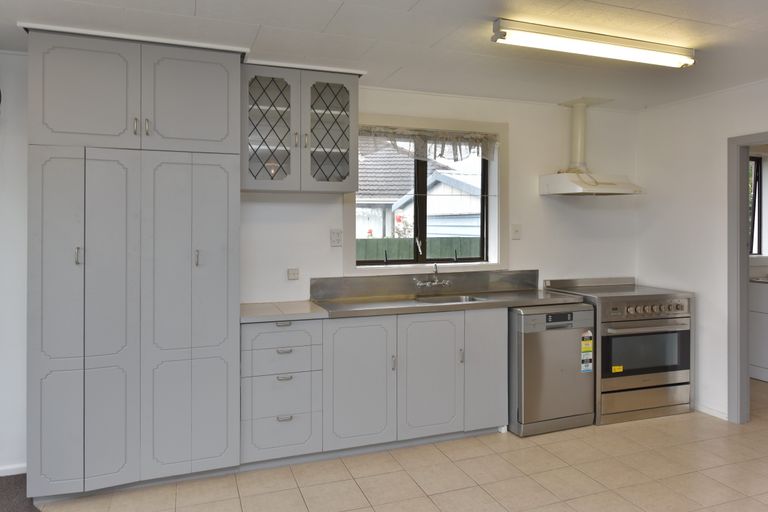 Photo of property in 33 Bournemouth Crescent, Aranui, Christchurch, 8061