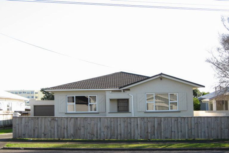 Photo of property in 35 Dorset Avenue, Westown, New Plymouth, 4310