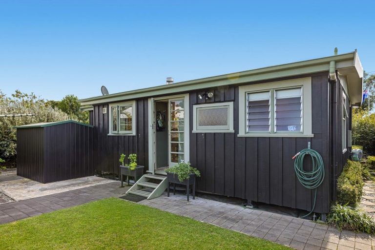 Photo of property in 16a Laurence Street, Manly, Whangaparaoa, 0930