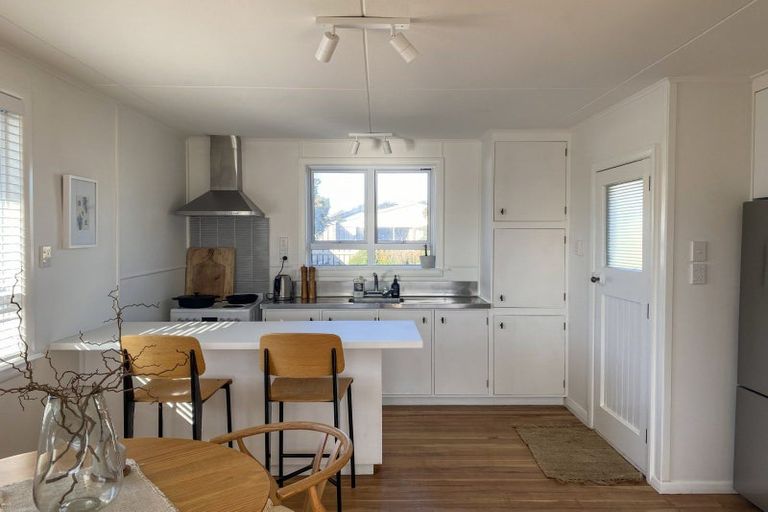 Photo of property in 8 Barrett Place, Carterton, 5713