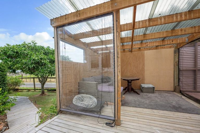 Photo of property in 140 Awaroa Road, Helensville, 0800