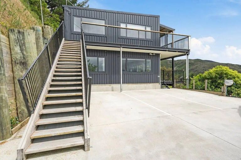 Photo of property in 32a Woodvale Grove, Fairfield, Lower Hutt, 5011