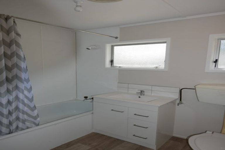 Photo of property in 1/10 Gloaming Place, Conifer Grove, Takanini, 2112