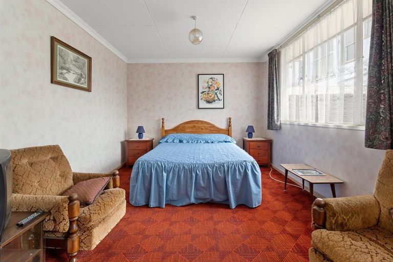 Photo of property in 100 Shearman Street, Waimate, 7924