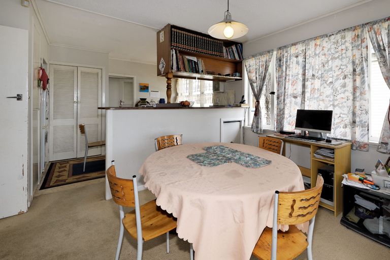 Photo of property in 61 West Coast Road, Glen Eden, Auckland, 0602