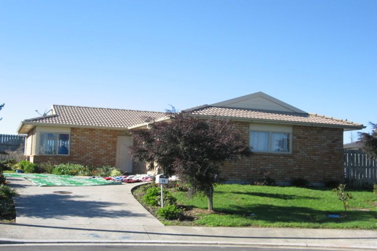 Photo of property in 18 Derryveagh Lane, Weymouth, Auckland, 2103