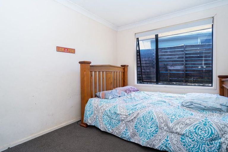 Photo of property in 12 Hocken Place, Mangere Bridge, Auckland, 2022
