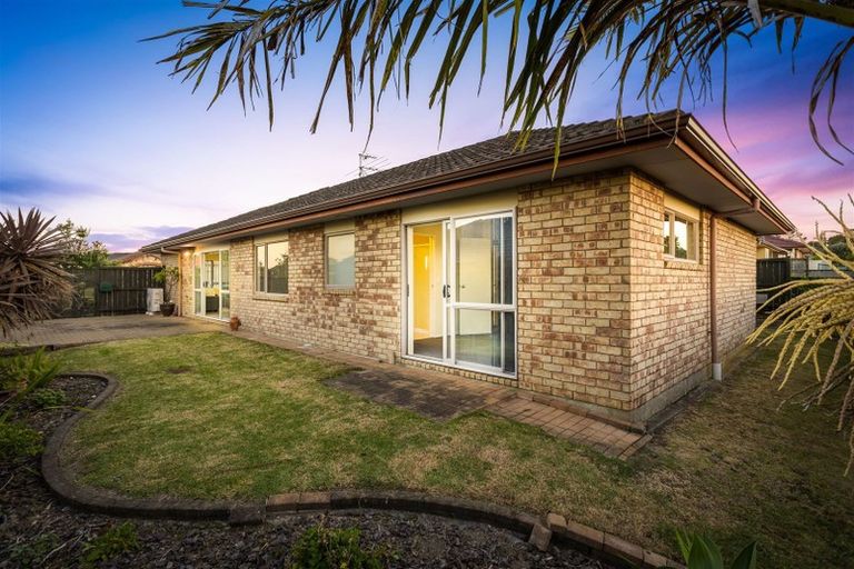 Photo of property in 28 Richfield Crescent, Westgate, Auckland, 0614