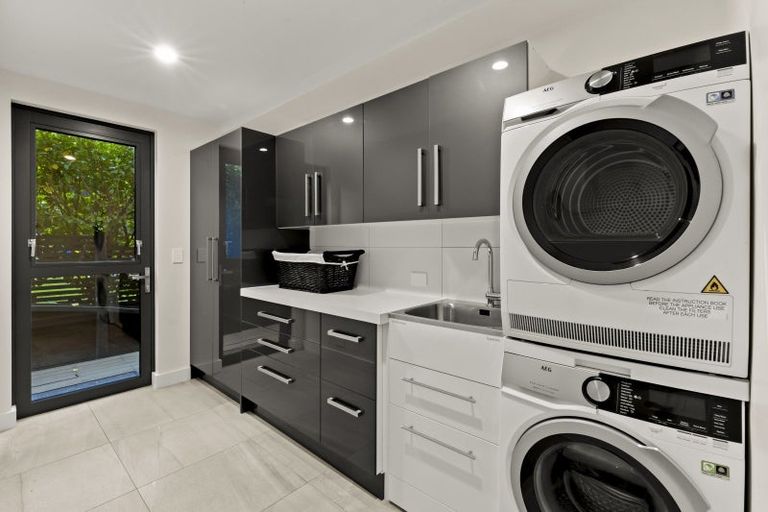 Photo of property in 98 Jacks Point Rise, Jacks Point, Queenstown, 9371