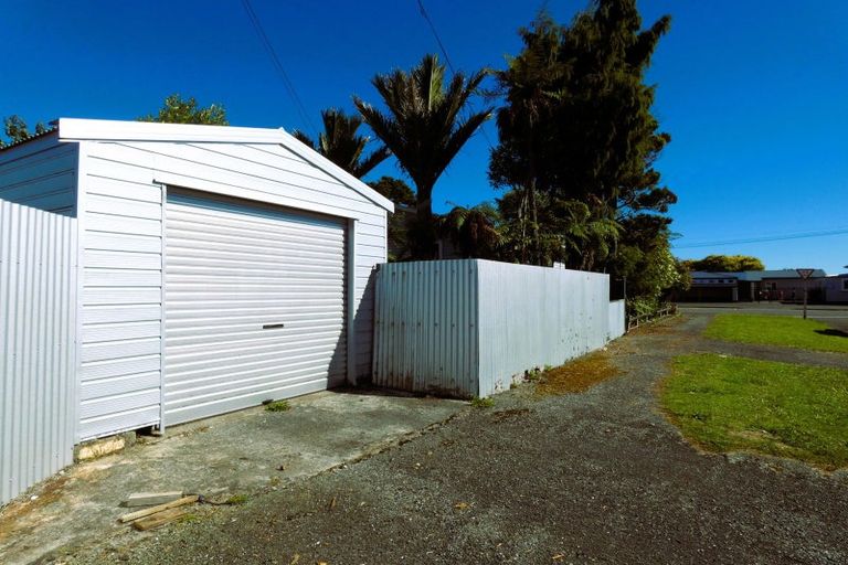 Photo of property in 40 Disraeli Street, Westport, 7825