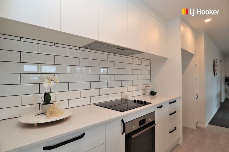 Photo of property in 5 North Foreland Street, Waihola, Milton, 9073