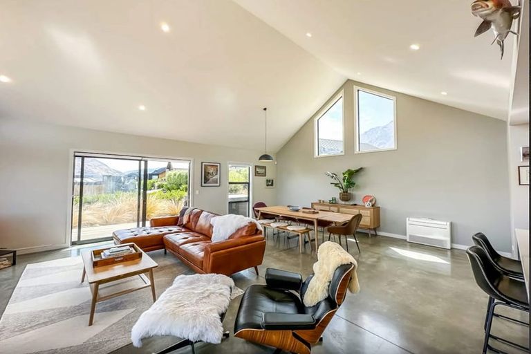 Photo of property in 7 Falconer Rise, Jacks Point, Queenstown, 9371