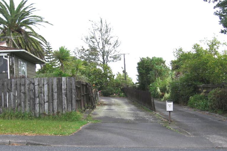 Photo of property in 93a Awaroa Road, Sunnyvale, Auckland, 0612