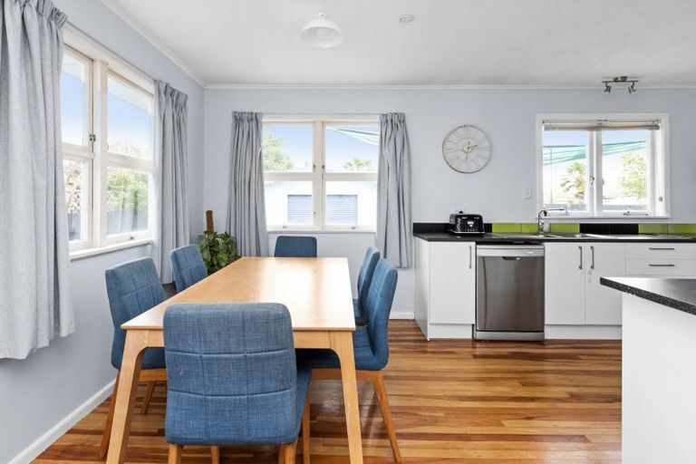 Photo of property in 10 Hitchings Avenue, Onekawa, Napier, 4110