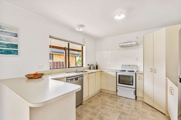Photo of property in 3/68 View Road, Henderson, Auckland, 0612