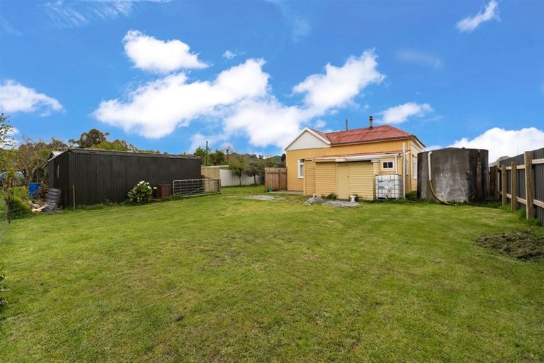 Photo of property in 5 Alexander Street, Ohingaiti, Hunterville, 4785