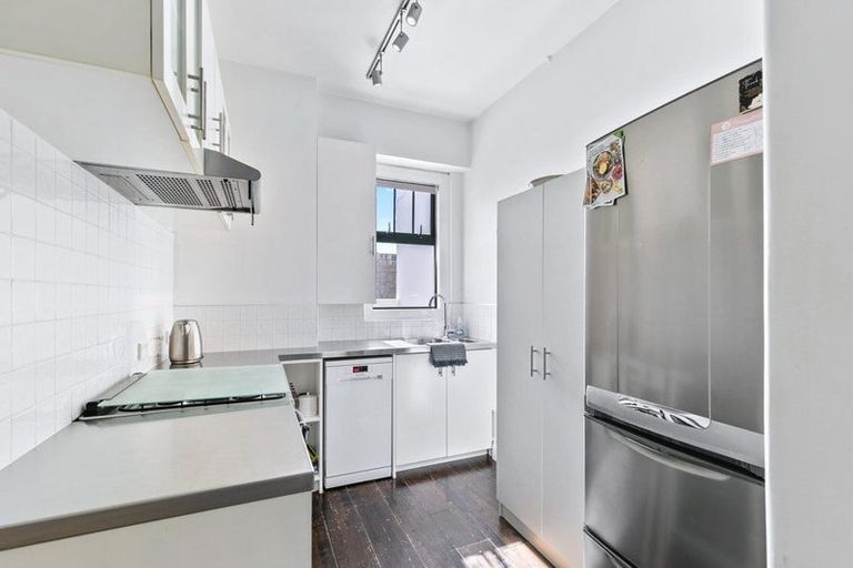 Photo of property in 3/24 Elizabeth Street, Mount Victoria, Wellington, 6011