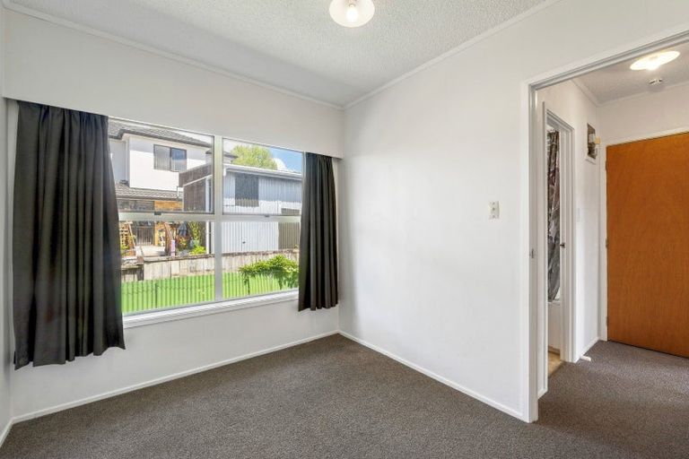 Photo of property in 3/3 Koromiko Street, New Lynn, Auckland, 0600