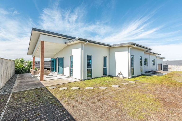 Photo of property in 14 Magnolia Crescent, Tawhero, Whanganui, 4501