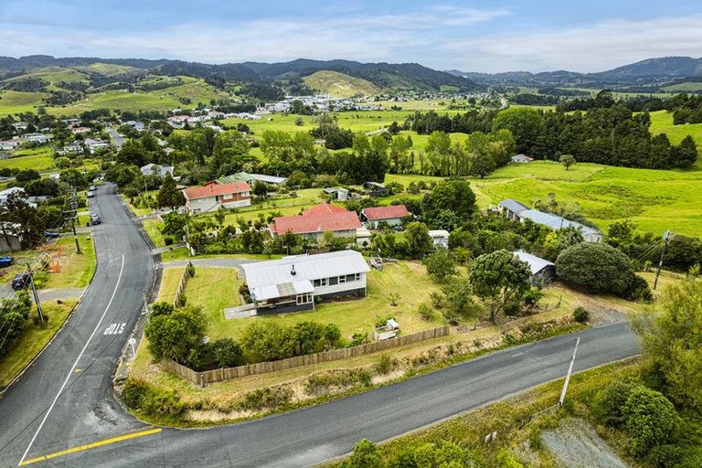 Photo of property in 57 View Road, Hikurangi, 0114
