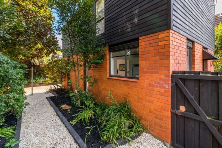 Photo of property in 2b Coles Place, St Albans, Christchurch, 8014