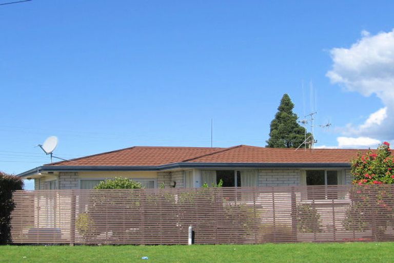 Photo of property in 2 Brookfield Terrace, Brookfield, Tauranga, 3110