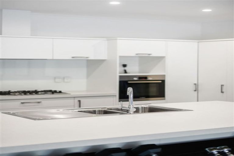 Photo of property in 2/58 Herbert Road, Queenwood, Hamilton, 3210