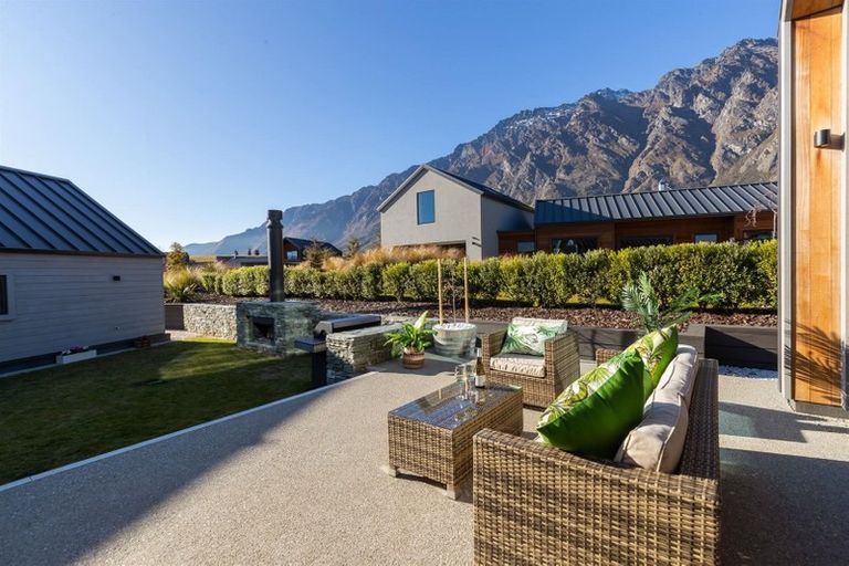 Photo of property in 8 Brett Lane, Jacks Point, Queenstown, 9371