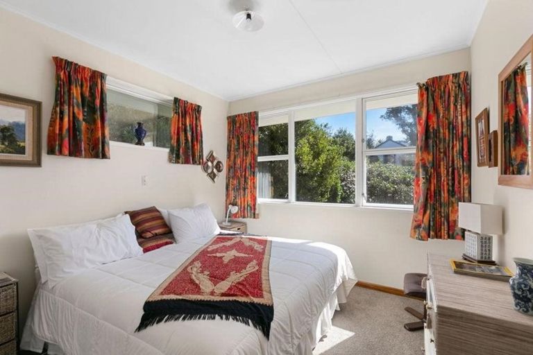 Photo of property in 44 Middleton Road, Johnsonville, Wellington, 6037