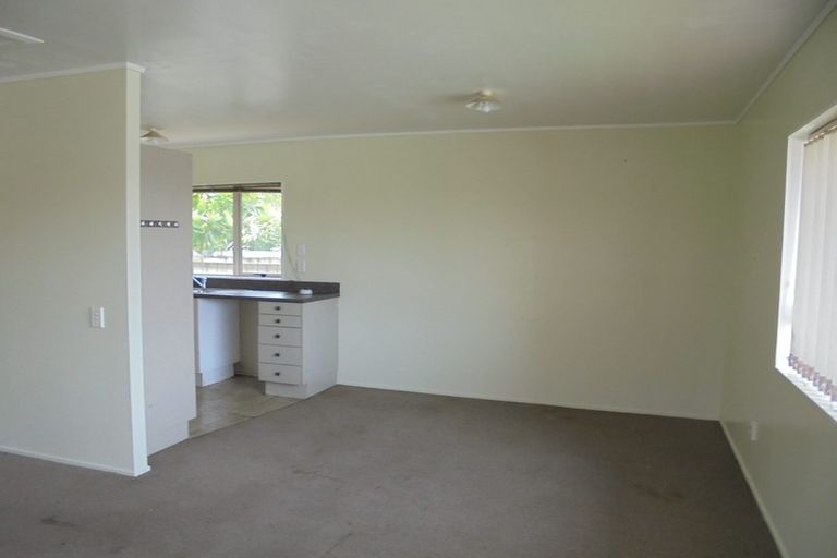 Photo of property in 7 Umu Place, Mangere, Auckland, 2022