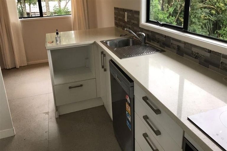 Photo of property in 30 Silverstone Place, Henderson, Auckland, 0612