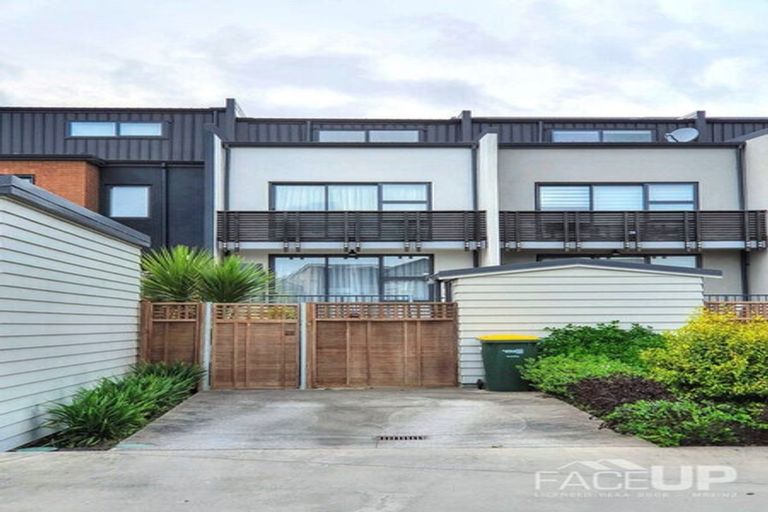 Photo of property in 196 Hobsonville Point Road, Hobsonville, Auckland, 0616