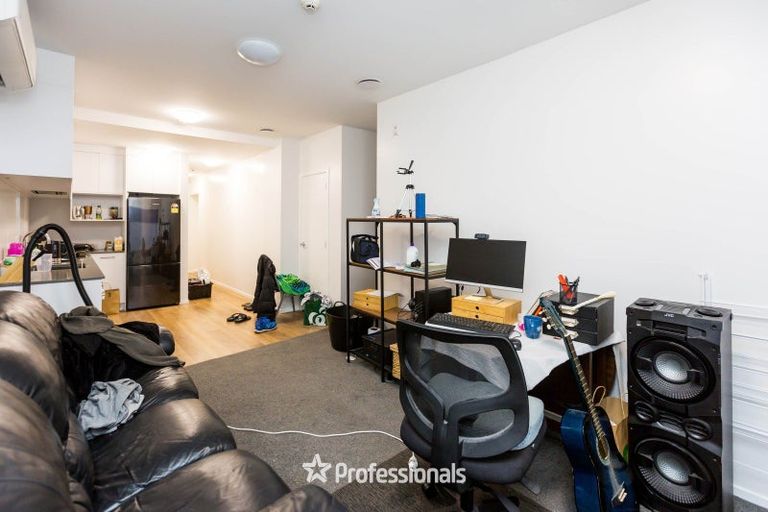 Photo of property in 2a Gibbons Street, Upper Hutt Central, Upper Hutt, 5018