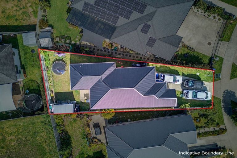 Photo of property in 16 Opouatu Avenue, Glenbrook, 2681