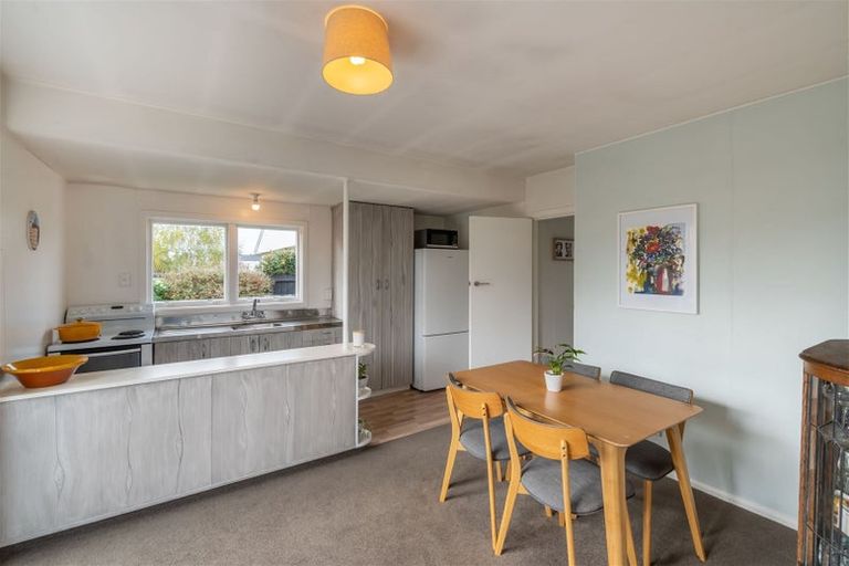 Photo of property in 35 Prestons Road, Redwood, Christchurch, 8051