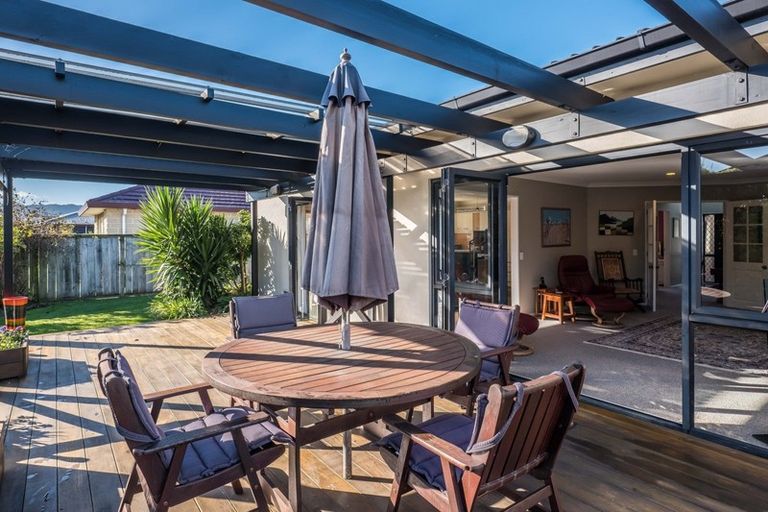 Photo of property in 88 Realm Drive, Paraparaumu, 5032