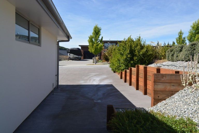 Photo of property in 4 Avalanche Place, Wanaka, 9305