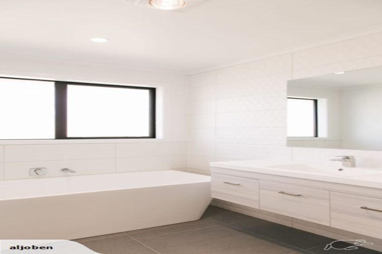 Photo of property in 12 Lewis Way, Cambridge, 3434