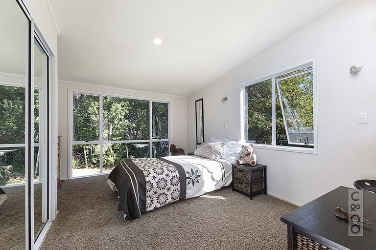 Photo of property in 2246 State Highway 16, Helensville, 0875