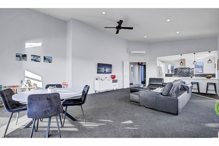 Photo of property in 33 Highgate Drive, Rangiora, 7400