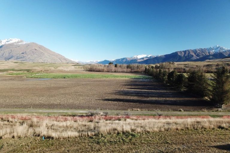 Photo of property in 5 Cunninghams Drive, Jacks Point, Queenstown, 9371