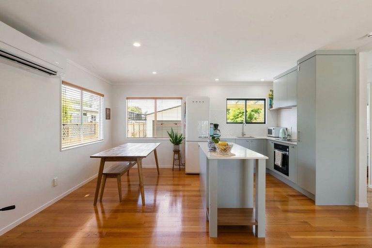 Photo of property in 11 Moore Street, Leamington, Cambridge, 3432