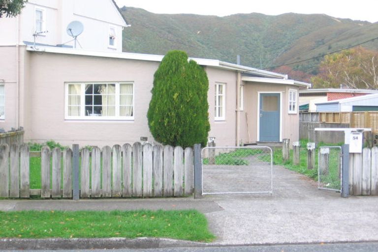 Photo of property in 54 Durham Crescent, Fairfield, Lower Hutt, 5011